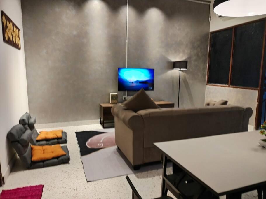 3br 10pax Taman Hoover, By Idealhub Ipoh